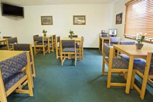 фото отеля Americas Best Value Inn Grand Forks