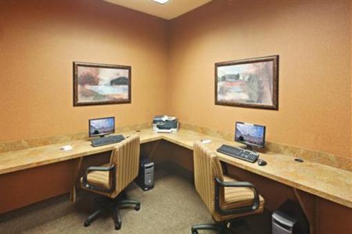 фото отеля Candlewood Suites Tulsa