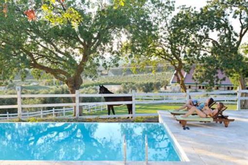 фото отеля Kemal Bey Range & Hotel Urla