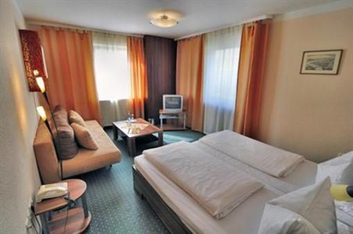 фото отеля Hotel Restaurant Hubertus Karlsfeld