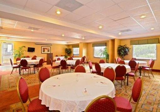 фото отеля Comfort Suites Forsyth