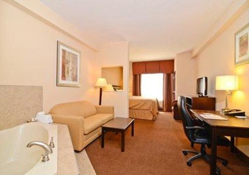 фото отеля Comfort Suites Forsyth