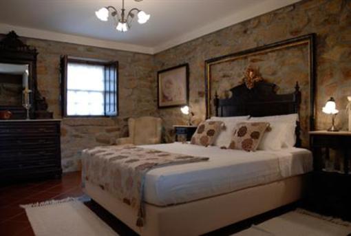фото отеля Casa Do Meio Do Povo Hotel Chaves