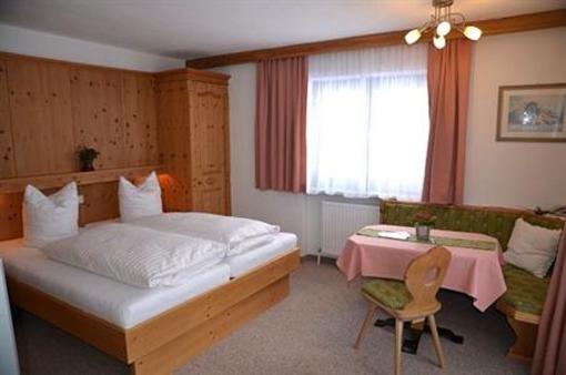 фото отеля Apartmenthaus Bader Leutasch