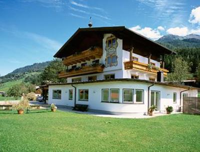 фото отеля Pension Kristall Bramberg am Wildkogel