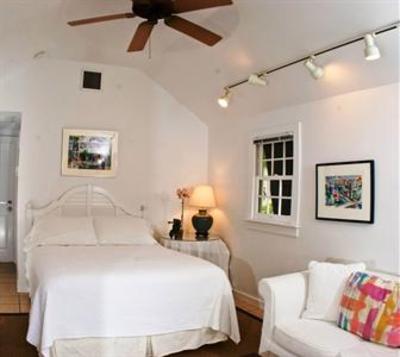 фото отеля Simonton Court Historic Inn and Cottages Key West