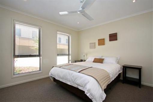 фото отеля The Shores Accommodation Melbourne