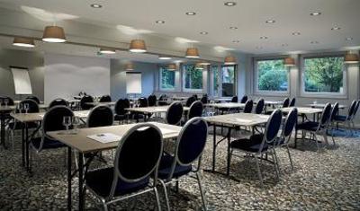 фото отеля Kyriad Hotel Lille Est Villeneuve d'Ascq