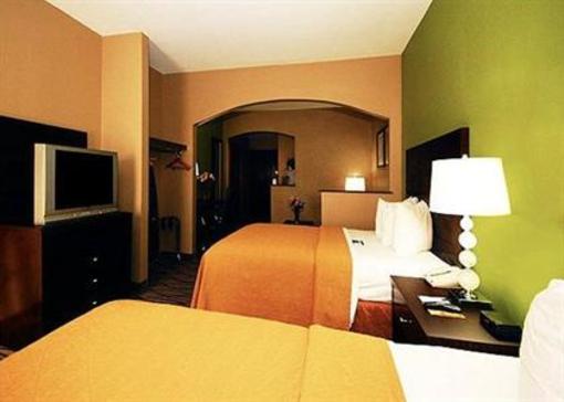 фото отеля Quality Inn & Suites Sulphur