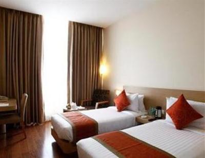 фото отеля Clarks Inn Suites - Delhi NCR