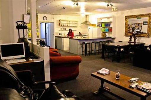фото отеля Eagles Nest Backpackers