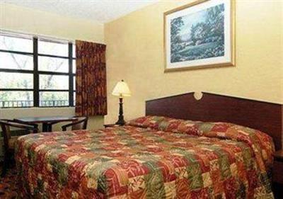 фото отеля Econo Lodge Inn And Suites Fort Lauderdale