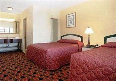 фото отеля Econo Lodge Inn And Suites Fort Lauderdale