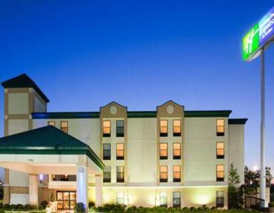 фото отеля Holiday Inn Express Fayetteville - Ft. Bragg