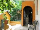 фото отеля Sol y Mar Backpackers Hostel and Apartments Manuel Antonio