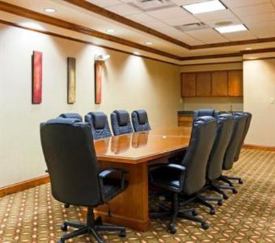 фото отеля Holiday Inn Express Hotel & Suites Phenix City-Fort Benning Area