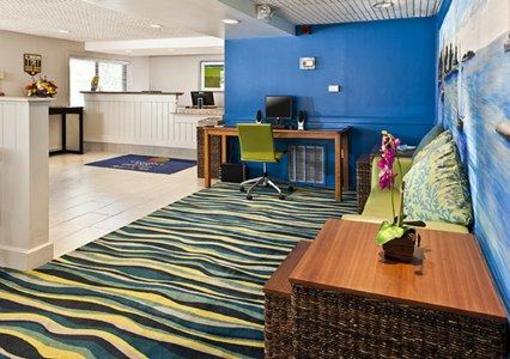 фото отеля Comfort Inn Cape Cod