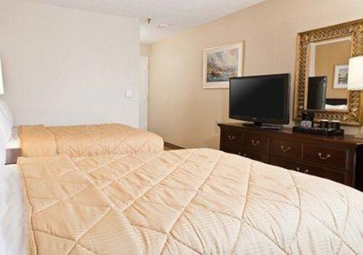 фото отеля Comfort Inn Cape Cod
