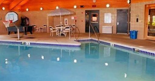 фото отеля AmericInn Lodge & Suites Madison South