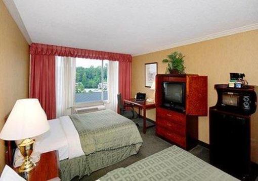 фото отеля Clarion Hotel Greensboro Airport