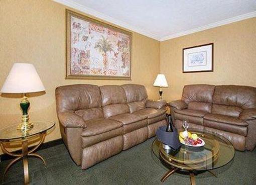 фото отеля Clarion Hotel Greensboro Airport