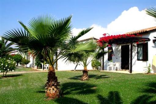 фото отеля Kermia Beach Bungalow Hotel