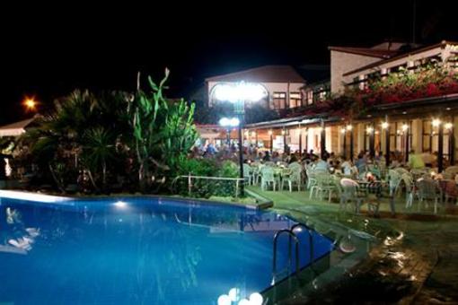 фото отеля Kermia Beach Bungalow Hotel