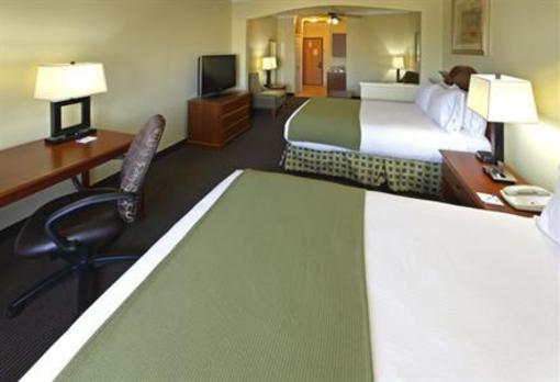 фото отеля Holiday Inn Express Hotel & Suites Greenville (Texas)