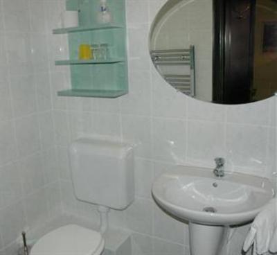 фото отеля Alabardos Panzio es Apartmanhaz