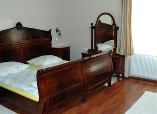 фото отеля Alabardos Panzio es Apartmanhaz