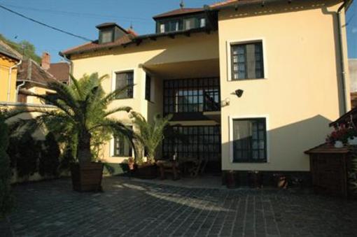 фото отеля Alabardos Panzio es Apartmanhaz