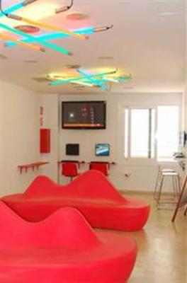 фото отеля Estrella de Mar Youth Hostel Calella