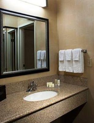 фото отеля Courtyard West Palm Beach