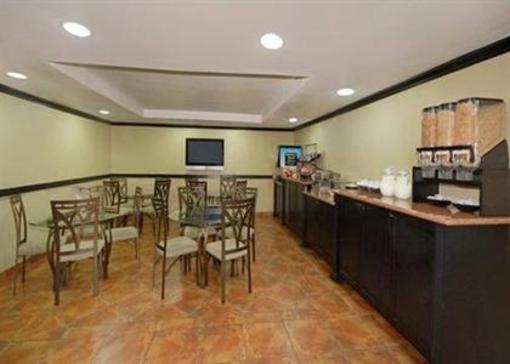 фото отеля Comfort Inn Near Universal Studios Hollywood
