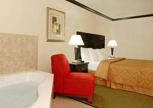 фото отеля Comfort Inn Near Universal Studios Hollywood