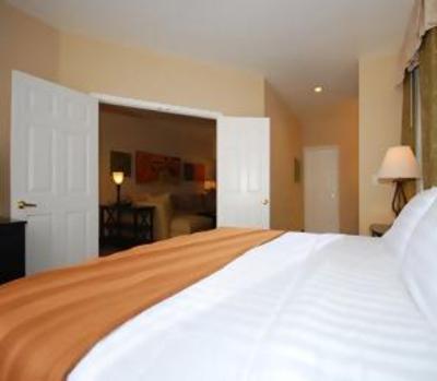 фото отеля Castle Inn and Suites