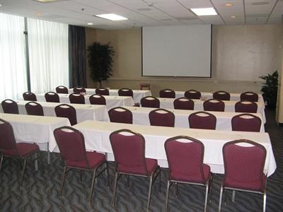 фото отеля Holiday Inn Express Saint Louis Airport Riverport Maryland Heights