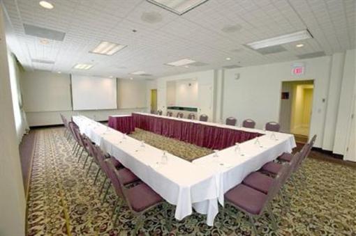 фото отеля Holiday Inn Express Saint Louis Airport Riverport Maryland Heights