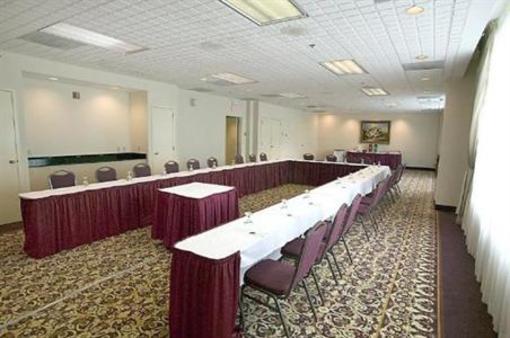 фото отеля Holiday Inn Express Saint Louis Airport Riverport Maryland Heights
