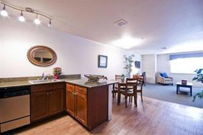 фото отеля Catalina Apartments Bellevue (Washington)