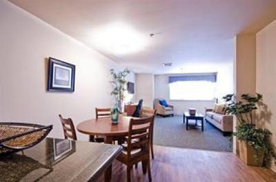 фото отеля Catalina Apartments Bellevue (Washington)