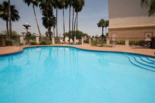 фото отеля Holiday Inn Express Hotel & Suites Brownsville (Texas)