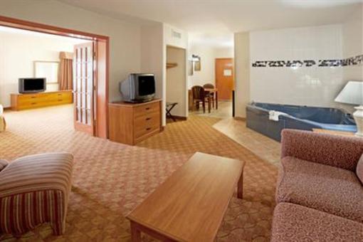 фото отеля Holiday Inn Express Hotel & Suites Brownsville (Texas)