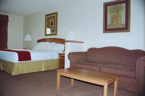 фото отеля Holiday Inn Express Hotel & Suites Brownsville (Texas)