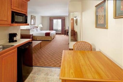 фото отеля Holiday Inn Express Hotel & Suites Brownsville (Texas)