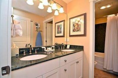фото отеля Rivertide Suites
