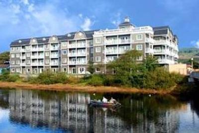 фото отеля Rivertide Suites