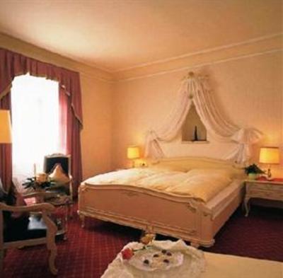 фото отеля Romantik Hotel Schwarzer Adler
