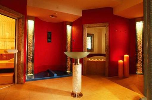фото отеля Romantik Hotel Schwarzer Adler