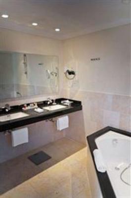 фото отеля Hotel La Villa Calvi